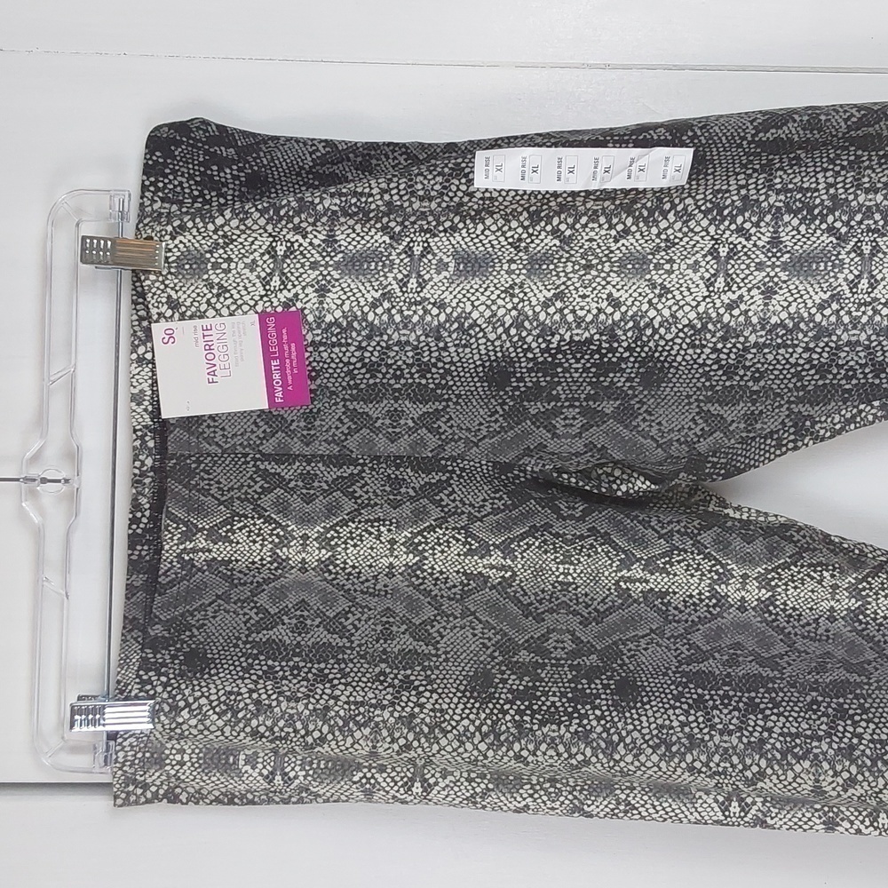 So| Womens Reptile/Snakeskin Print Black Gray Leggings Animal  Sz.XL